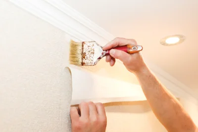 Pose de papier peint à Martigny-sur-l'Ante — revêtements muraux et toiles de verre